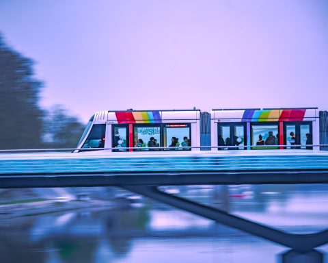 IRIGO Bus Tram